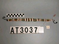 藏品(琉璃貝片頸飾)的圖片